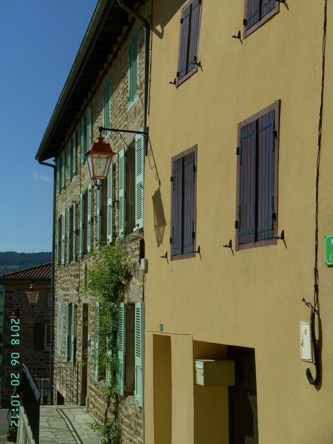 La Fontaine Bed & Breakfast Saint-Georges-en-Couzan Exterior photo